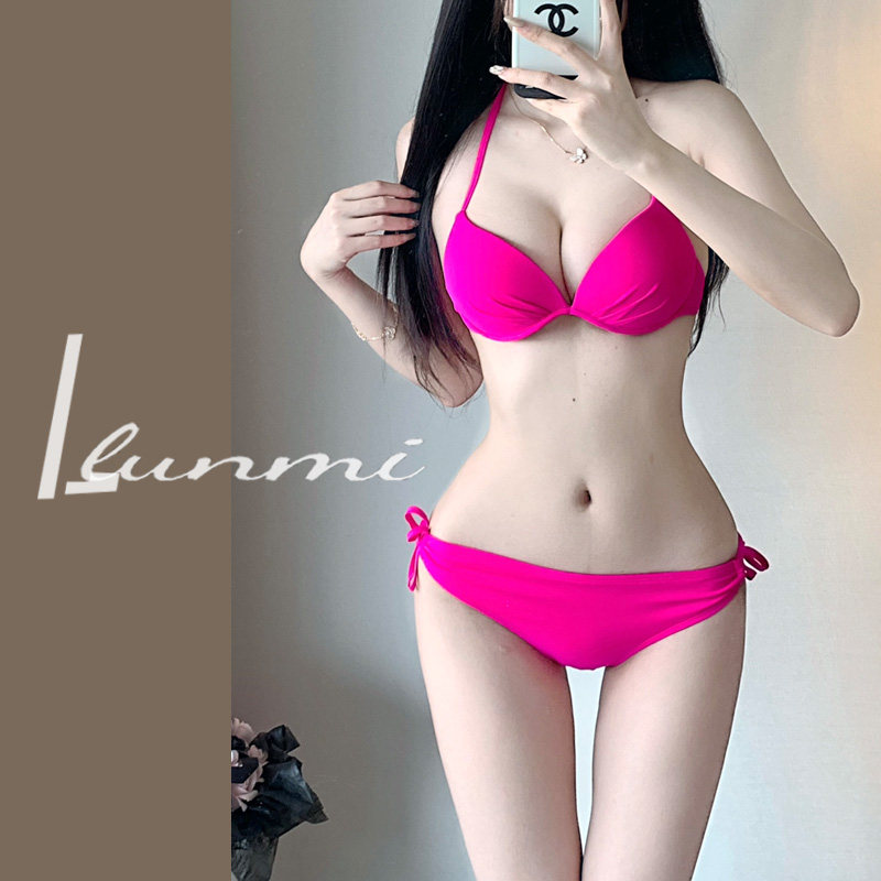 LunMi纶蜜小胸加厚超聚拢比基尼钢托泳衣女性感显胸度假温泉泳装