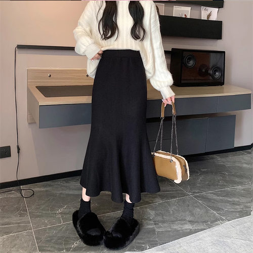 高腰中长款A字裙Slim fit high waisted mid length A-line skirt