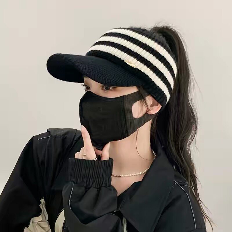 秋冬女款防风保暖护耳空顶帽