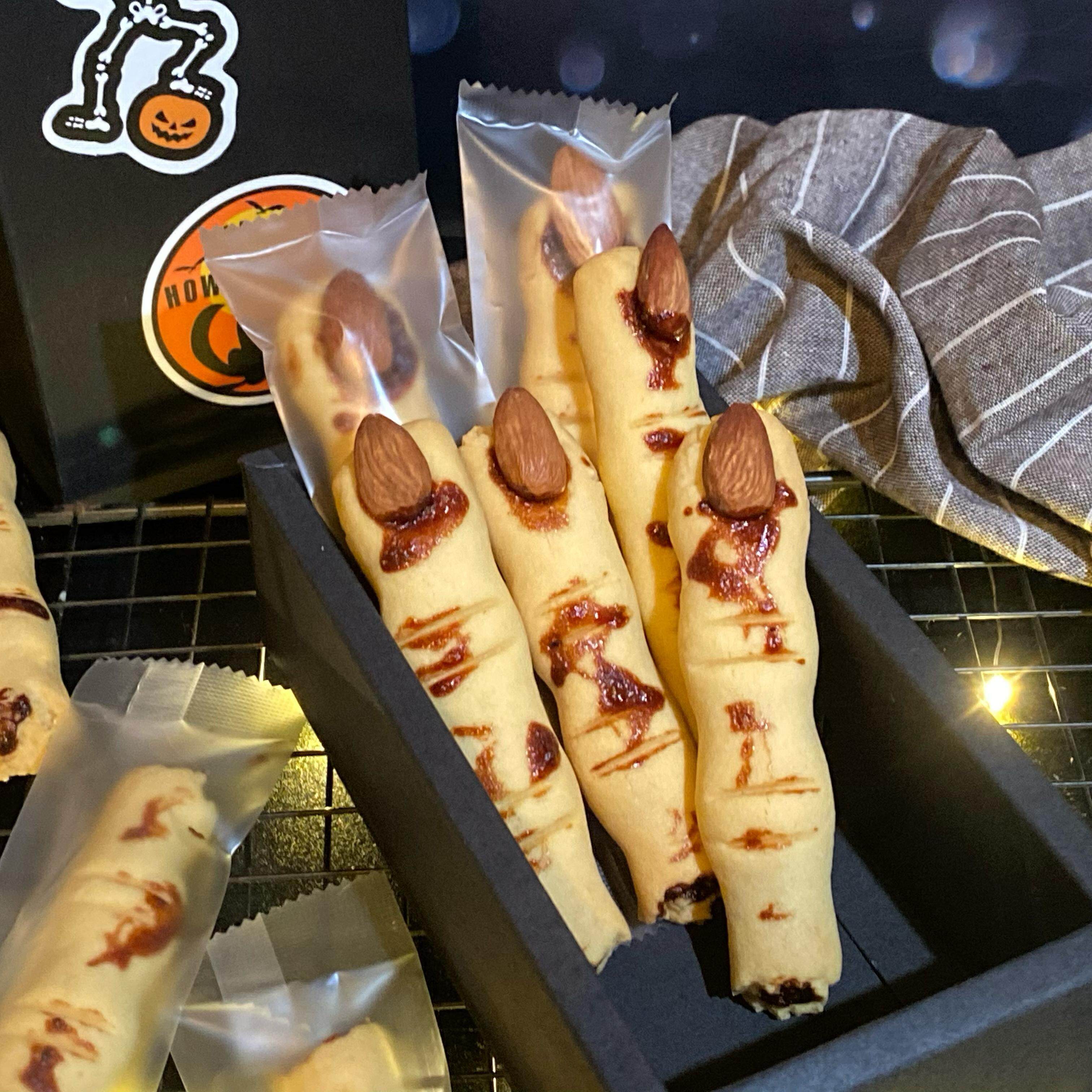 万圣节糖霜曲奇恐怖蜘蛛女巫手指饼干成品儿童零食装饰糖果礼盒装