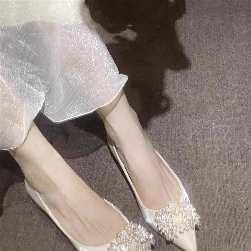 速发主婚纱禾秀两穿平底婚鞋2024新款水钻绸缎礼服伴娘鞋不累脚单