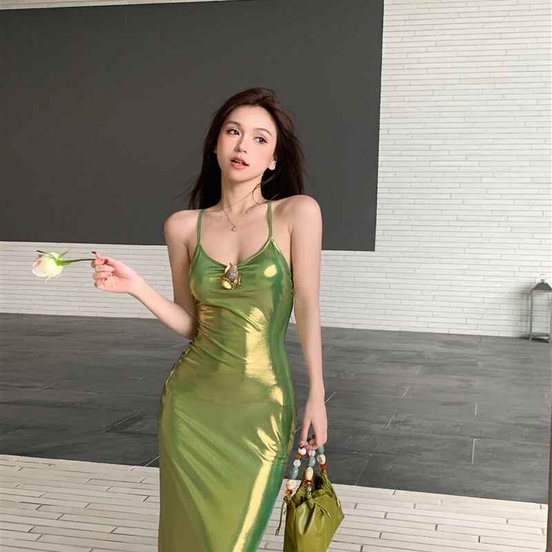 速发绝美丽绿色发光面料渐变色露背吊带连衣裙士长裙子2024新款