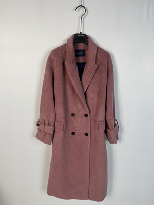 柯利亚诺冬季黛烟粉宽松落肩西服领大衣  FY4605(JUN)B吊牌5590