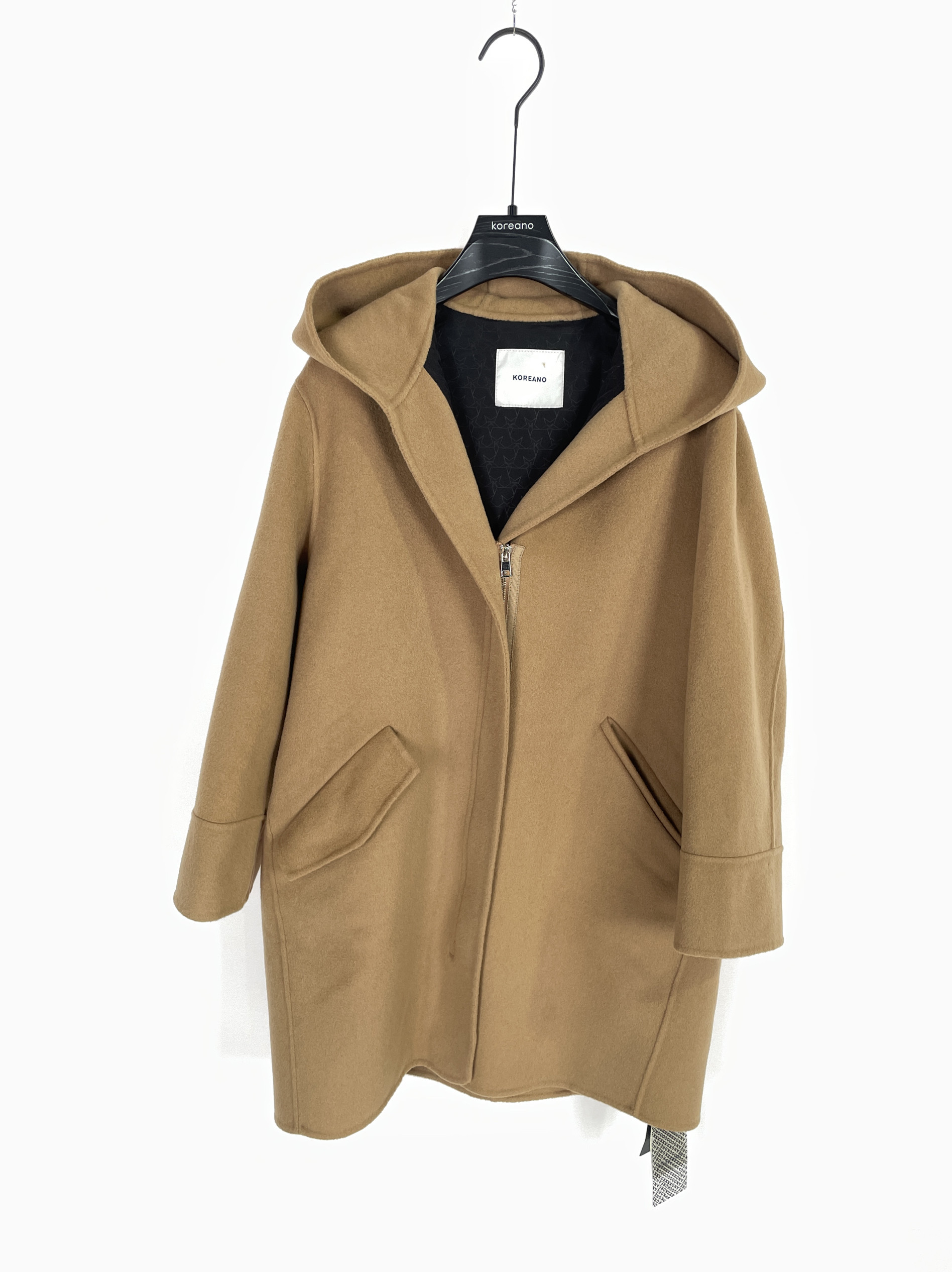 柯利亚诺冬季专柜同款驼色连帽毛呢大衣  FY2152G ￥6800