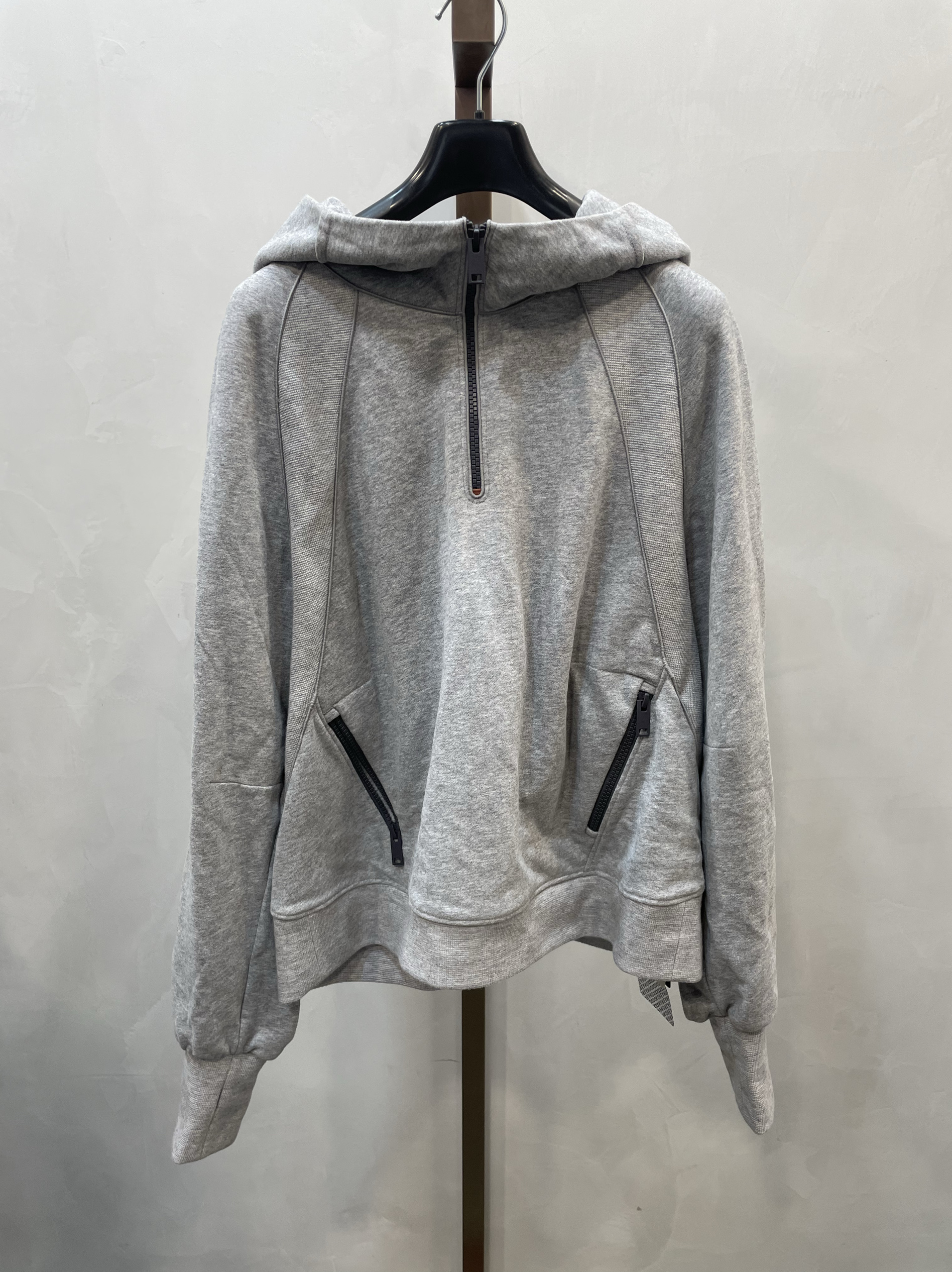 柯利亚诺春秋专柜同款花灰色连帽卫衣  TT3666 ￥2880
