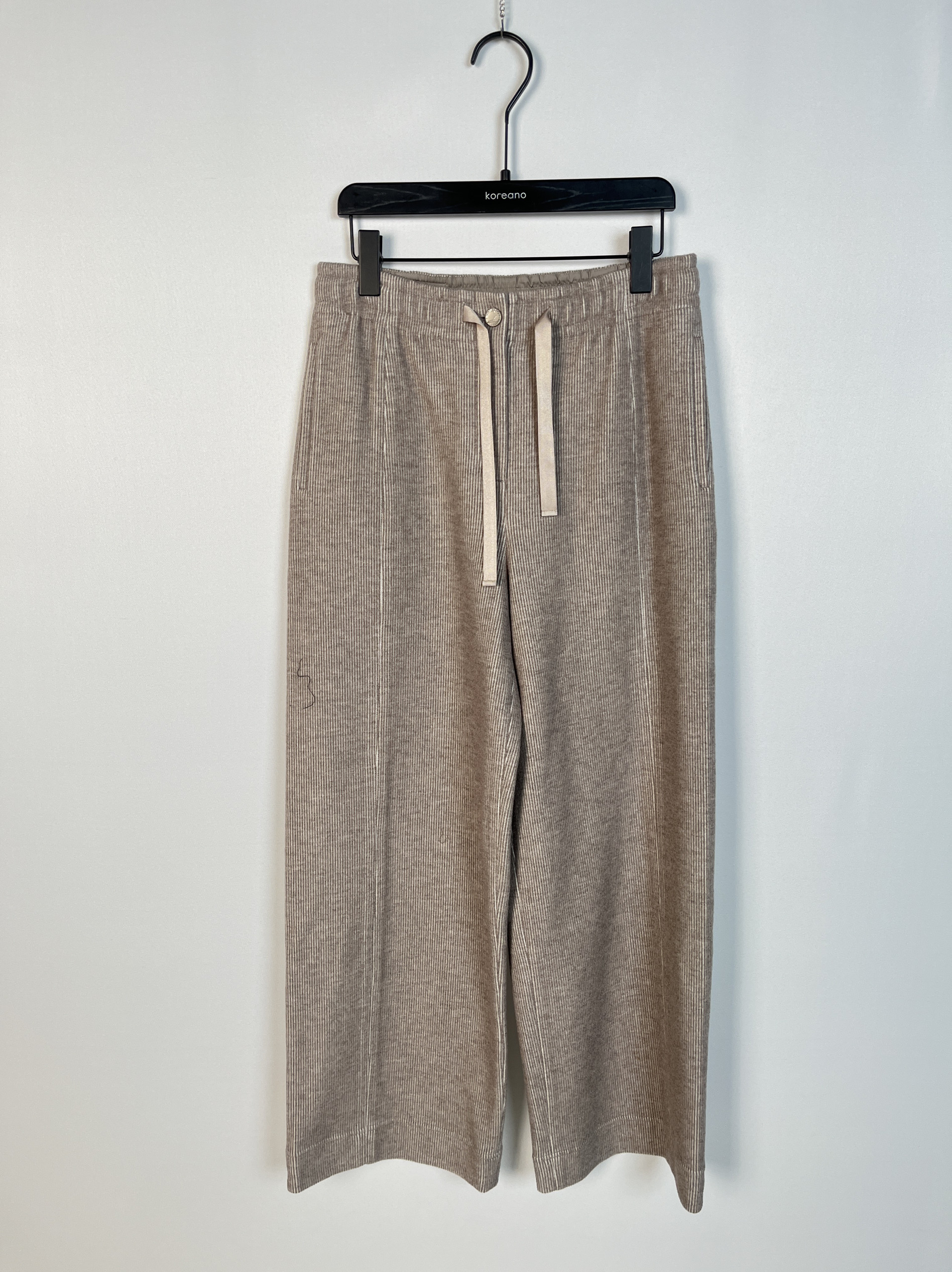 柯利亚诺冬季专柜同款米白浅烟细条纹阔腿裤  KY7923 ￥4190