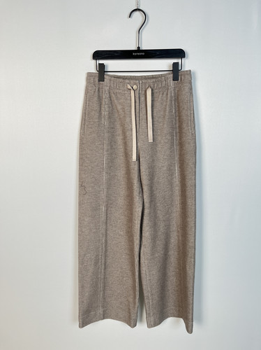 柯利亚诺冬季专柜同款米白浅烟细条纹阔腿裤  KY7923 ￥4190