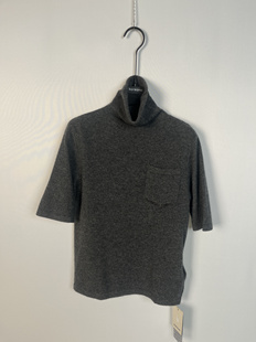 柯利亚诺冬季专柜同款上衣  HR8290G ￥3280