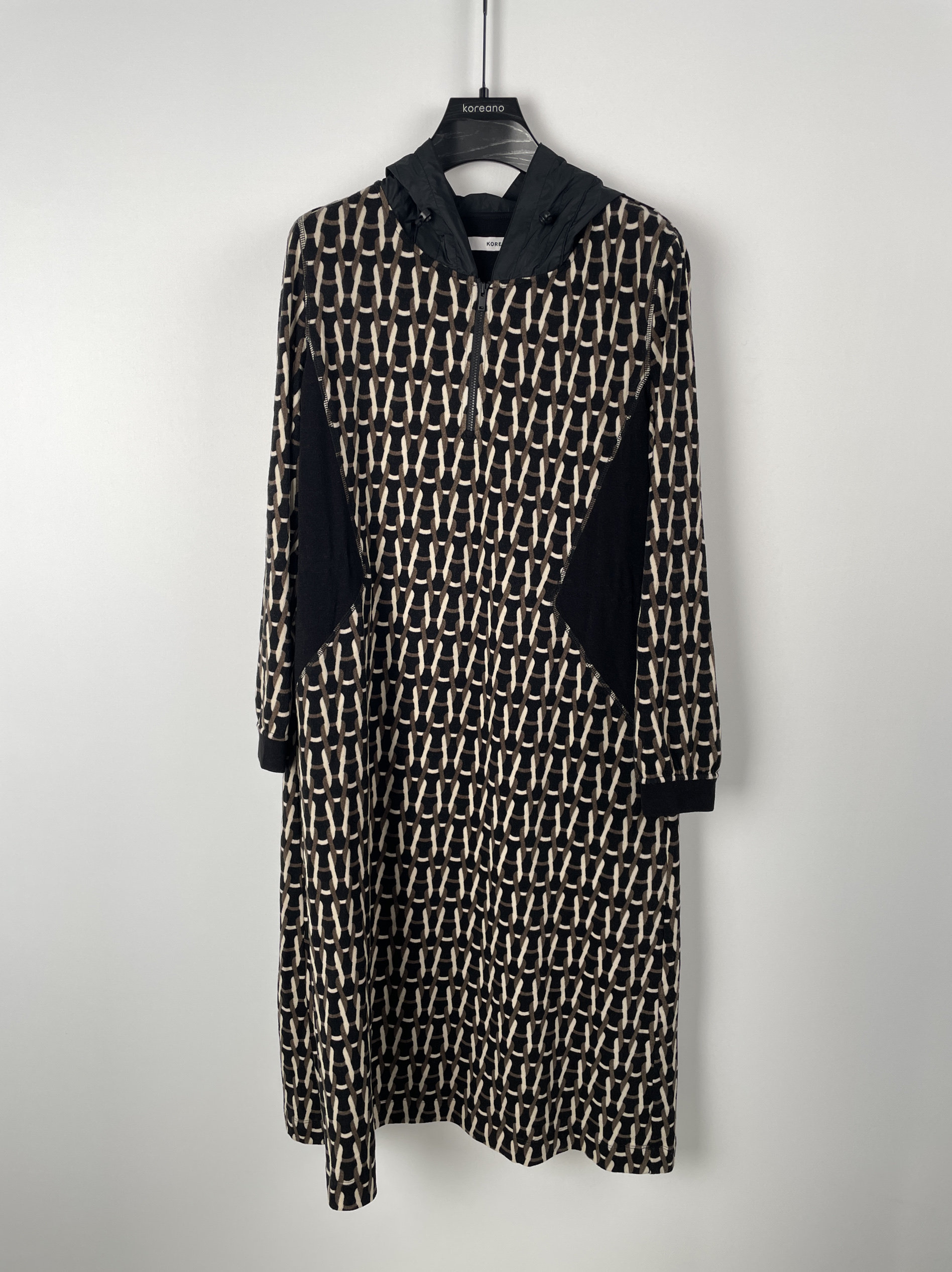 柯利亚诺冬季专柜同款休闲绒感花型针织花型连衣裙  LT1194