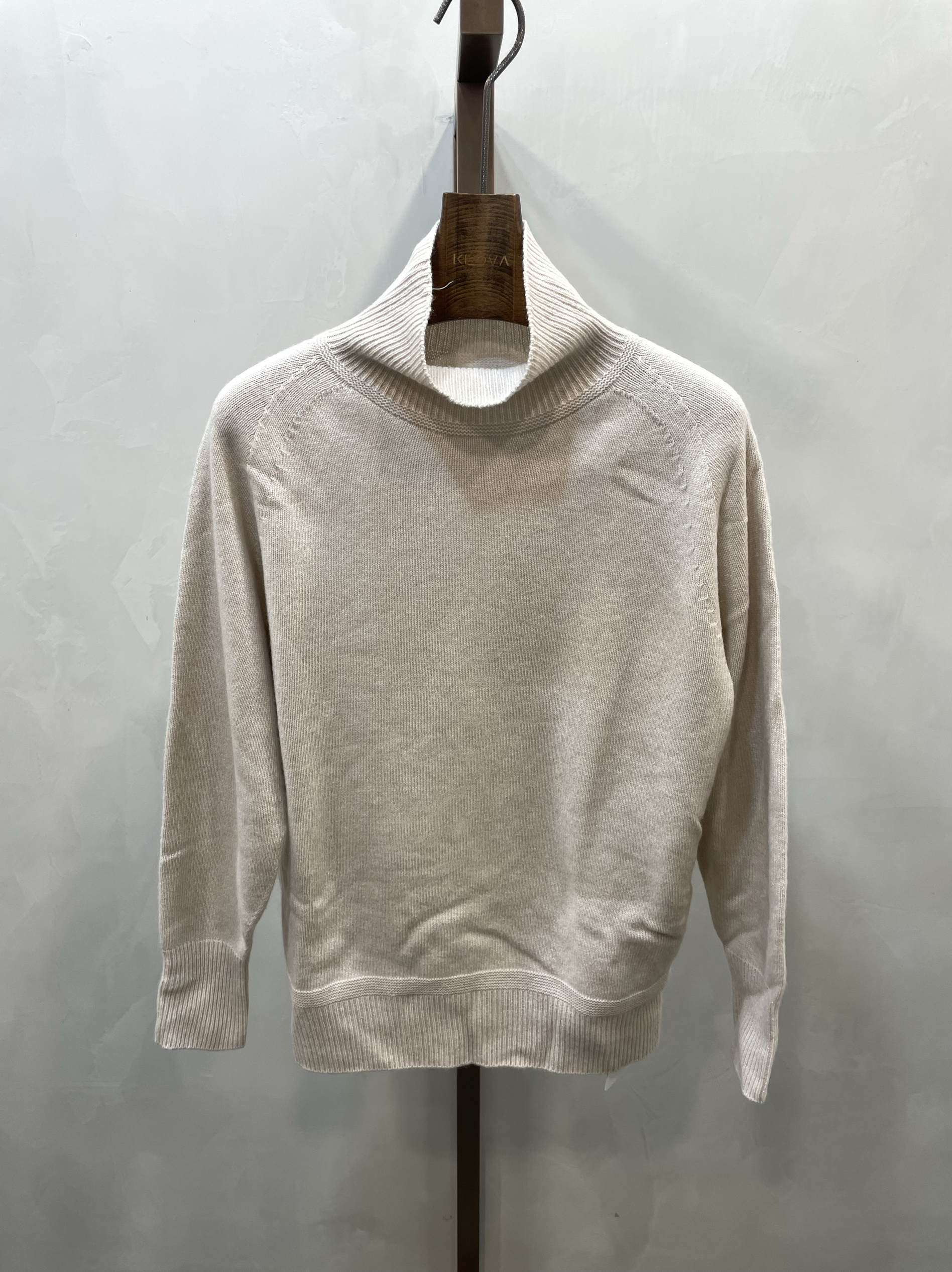 柯罗芭冬季专柜同款浅灰色半高领宽松毛衫  HY9237J ￥4190