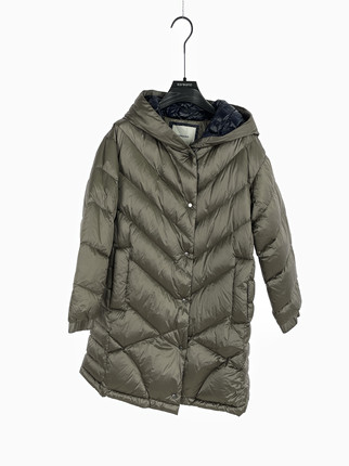 柯利亚诺冬季专柜同款金属双色连帽羽绒服  YC1669 ￥6200