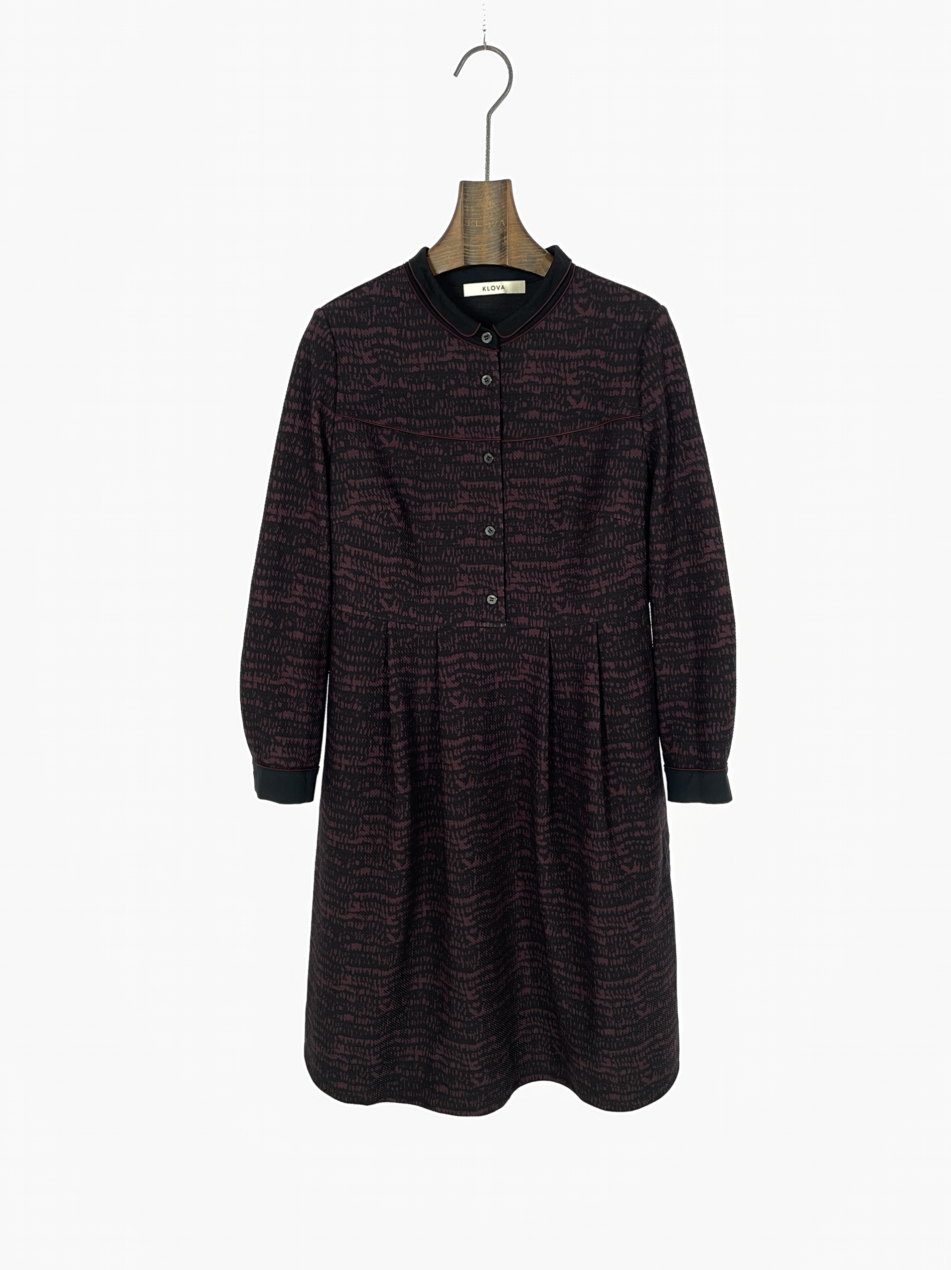 柯罗芭冬季专柜同款针织提花小翻领连衣裙  LT4046 ￥4990