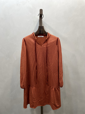 柯利亚诺春秋专柜同款限定复古红橙花毛感提花小A连衣裙  LY5044