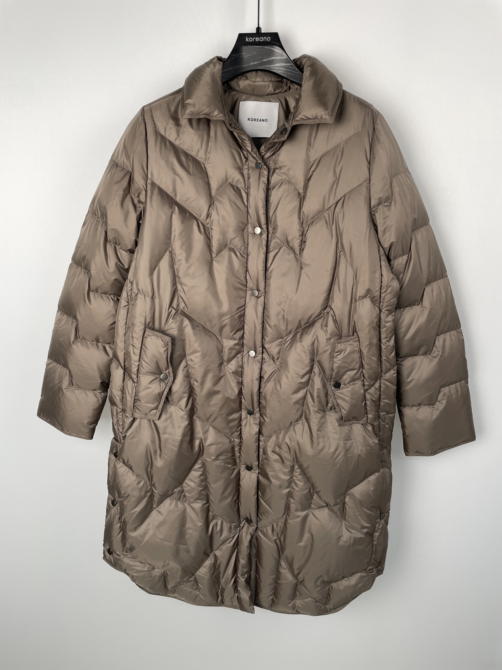 柯利亚诺冬季专柜同款烟色中长轻羽绒服  YC0039(9UNR)C ¥7200