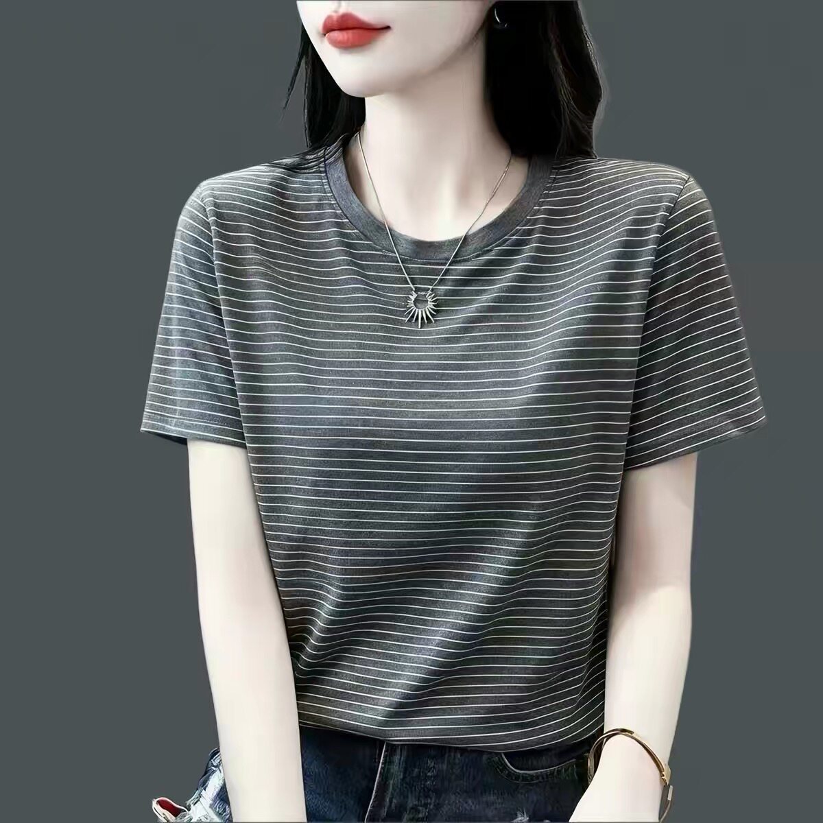 休闲风条纹短袖T恤女2026夏季新款妈妈宽松百搭纯棉圆领减龄上衣