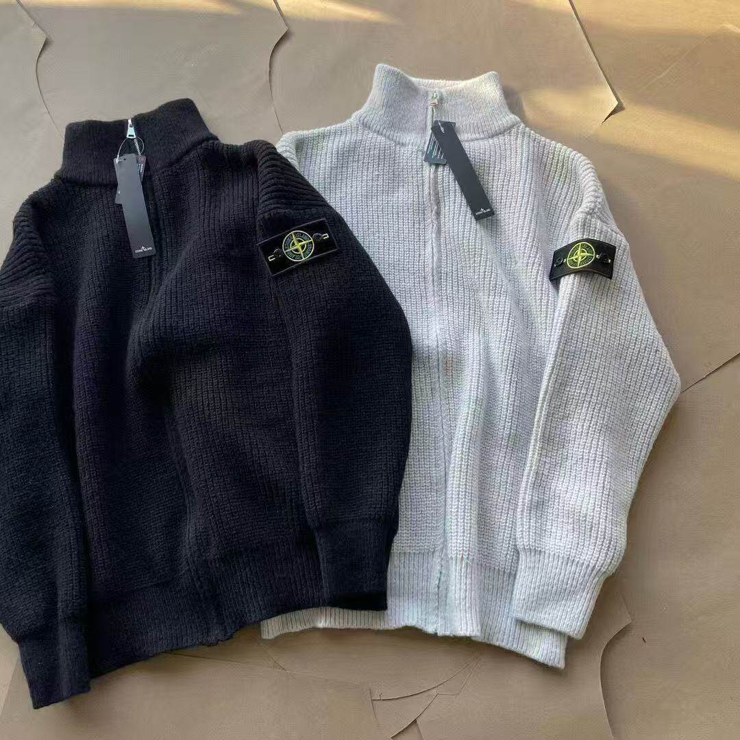 Zəncirbəndli, dik yaxalı trikotaj jaket, payız-qış mövsümü üçün