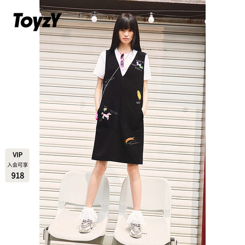 ToyzY2025夏季新款多巴胺印花v领背心裙短款宽松两件套（赠白T）