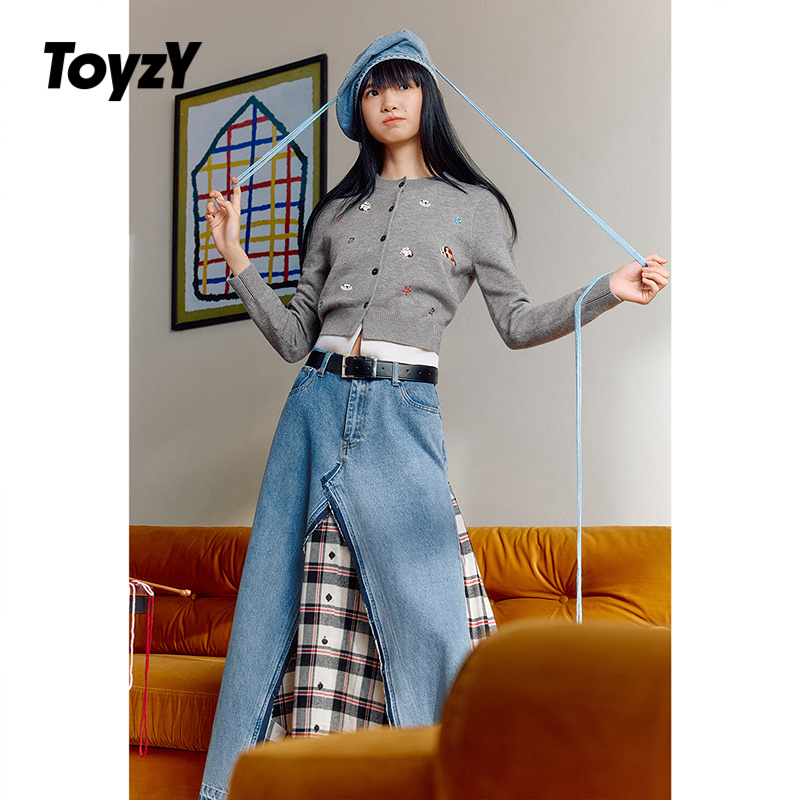 ToyzY 可爱刺绣假两件圆领针织开衫女短款2025冬新款ZC35506090