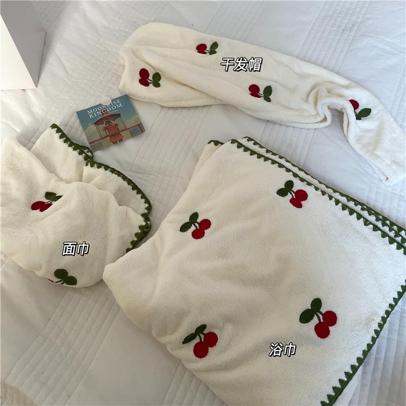 chubbybaby*三件套！超划算珊瑚绒吸水小樱桃干发帽面巾浴巾套装~