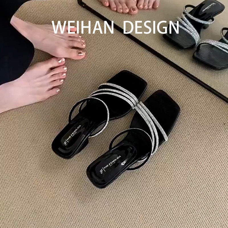 羊皮版！黑色水钻交叉带低跟凉拖鞋鞋女配裙子一脚蹬轻便性感高跟