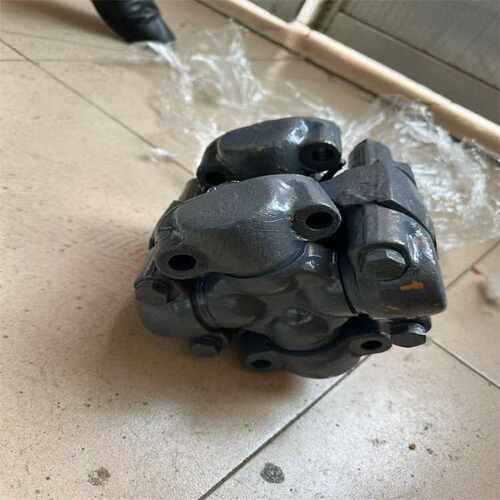 D155A-6推土机驾驶室减震垫17A-54-46120 雨刷电机 履带总成