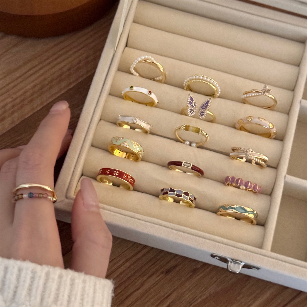 彩色珐琅蝴蝶戒指女高级感精致贝母珍珠开口指环小众轻奢手饰新品