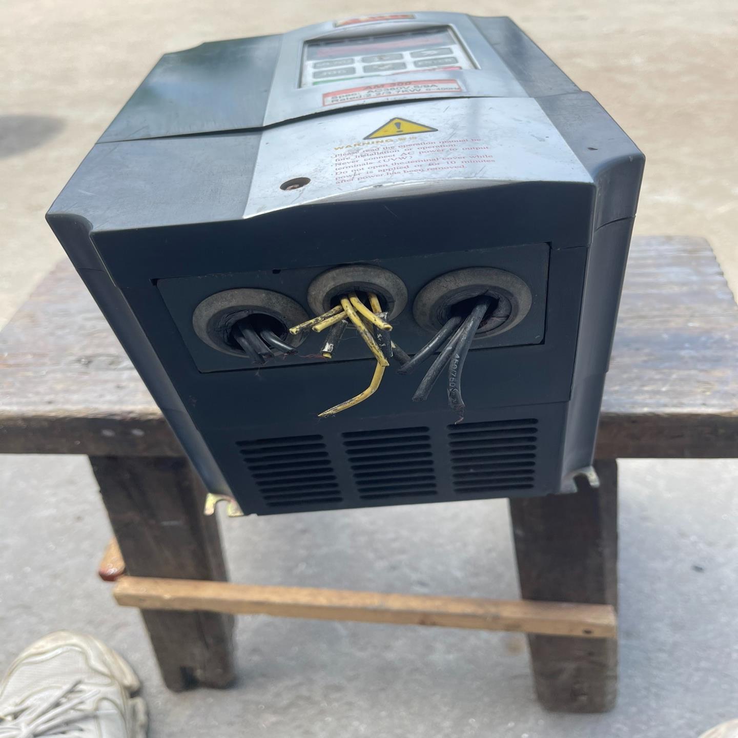 安邦信变频器AM300-2R2G/3R7P-T3/2.2KW~议价