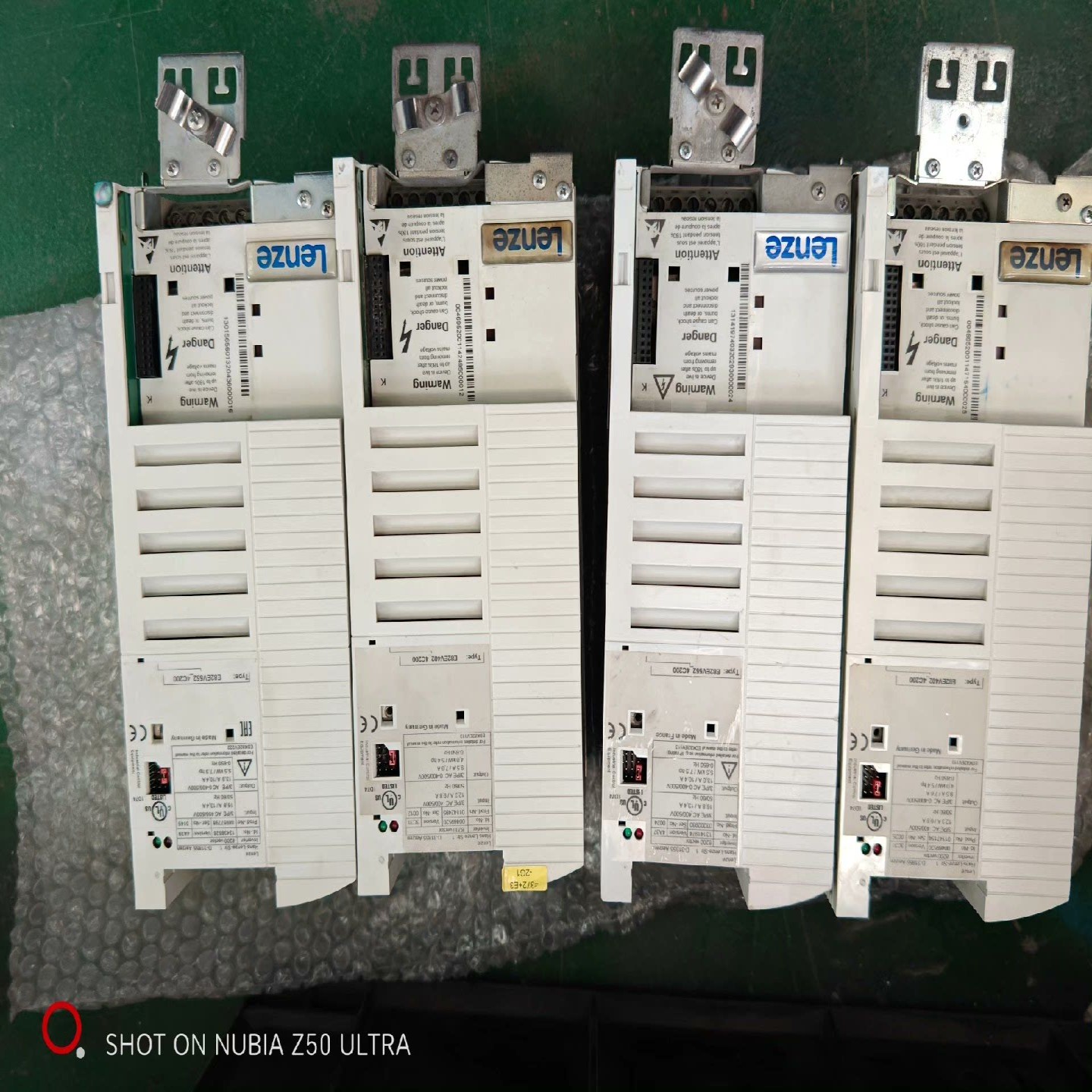 议~伦茨E82EV552-4C200变频器E82EV402-4C