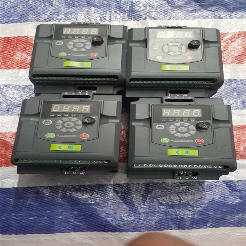 议价晨驱变频器 100M-1R5G1-B晨驱220V1.5K适用