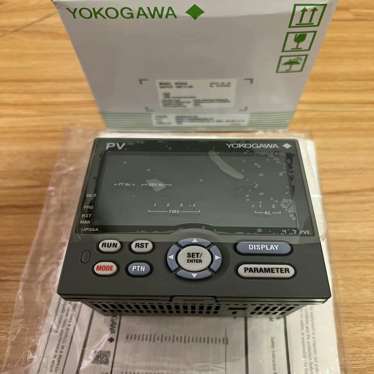 横河UP35A-001-11-00调节器（憨憨电子）
