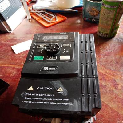 （议价）变频器BT500-4T4R0GB/5R5PB实物图