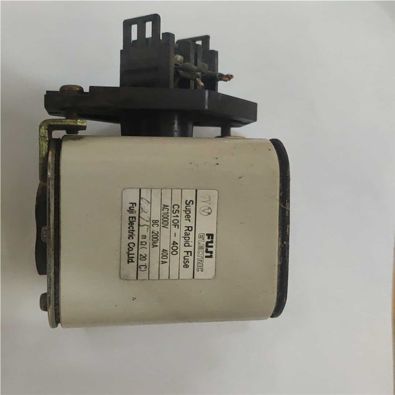 询价~CS10F-400快熔，有4个