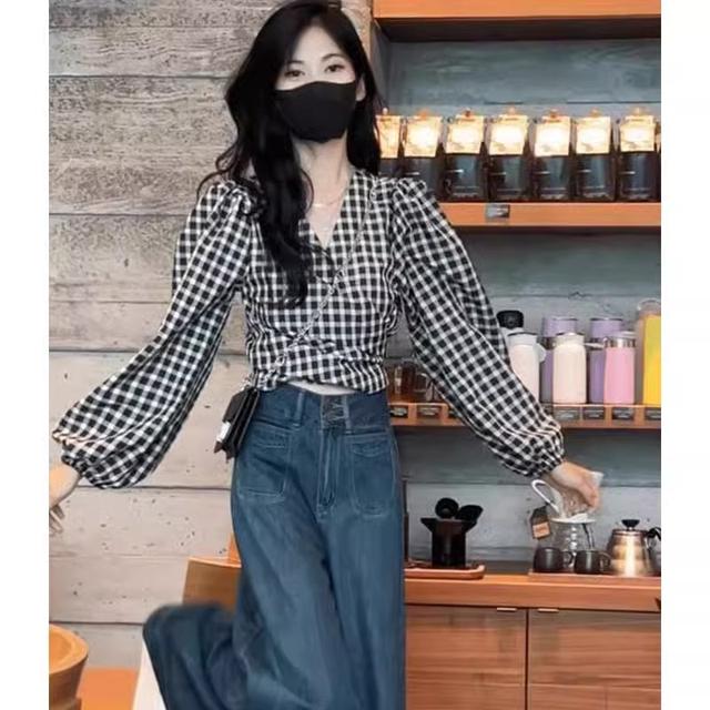 复古格子V领长袖衬衫女早秋新款设计绑带修身显瘦灯笼袖短款上衣