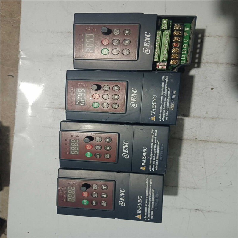 易能变频器EDS800-4T0015N  1.5KW/380（憨憨电子）