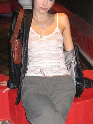 Solid lace transparent suspender top纯色蕾丝透视修身吊带上衣