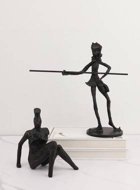 新中IIW黑色人铸人样板式房办公室卧室书房桌面玄关铁软装饰品物