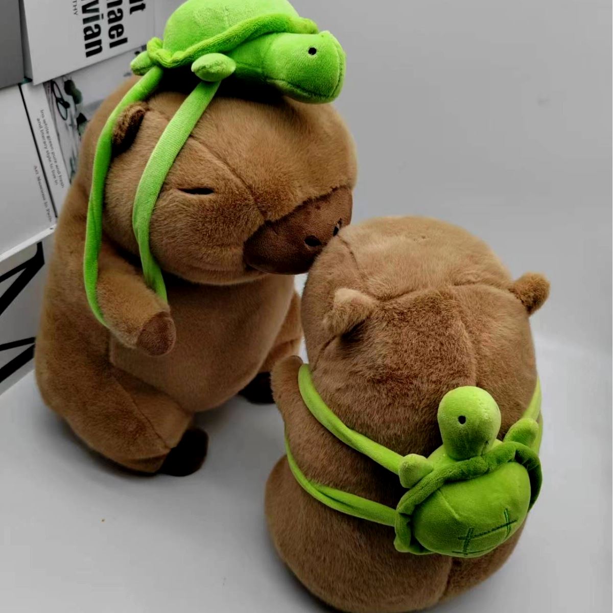 网红卡皮巴拉水豚公仔毛绒玩具capybara乌龟背包水豚儿童玩偶娃娃
