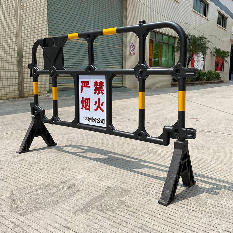 科技1600安全胶马黑色塑料护栏移动胶马