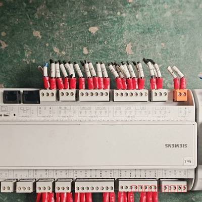 议价西门子 POL687STD控制器  S55396 - C877 - A100