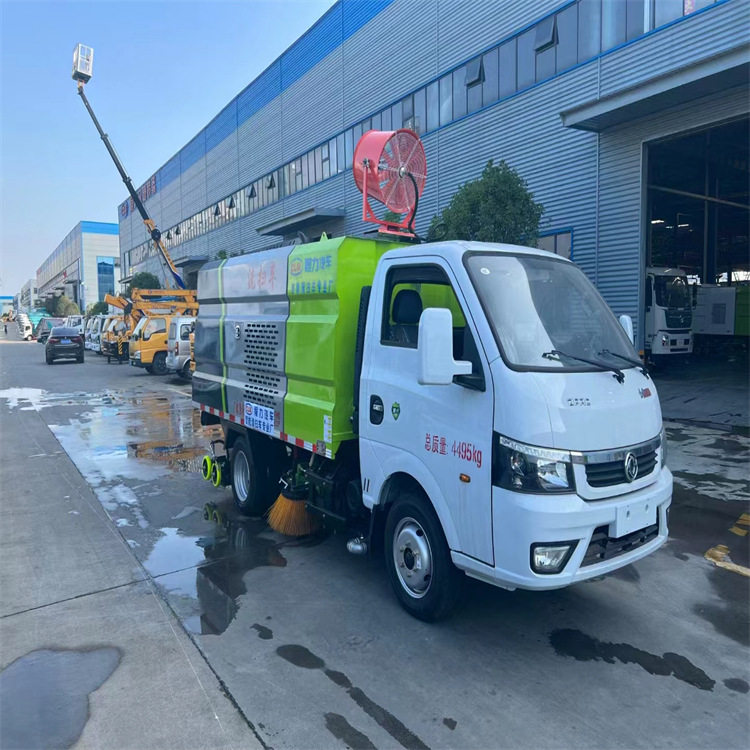 蓝牌东风途逸多功能除雪清扫车可上北京牌照 市内学校小型洗扫车