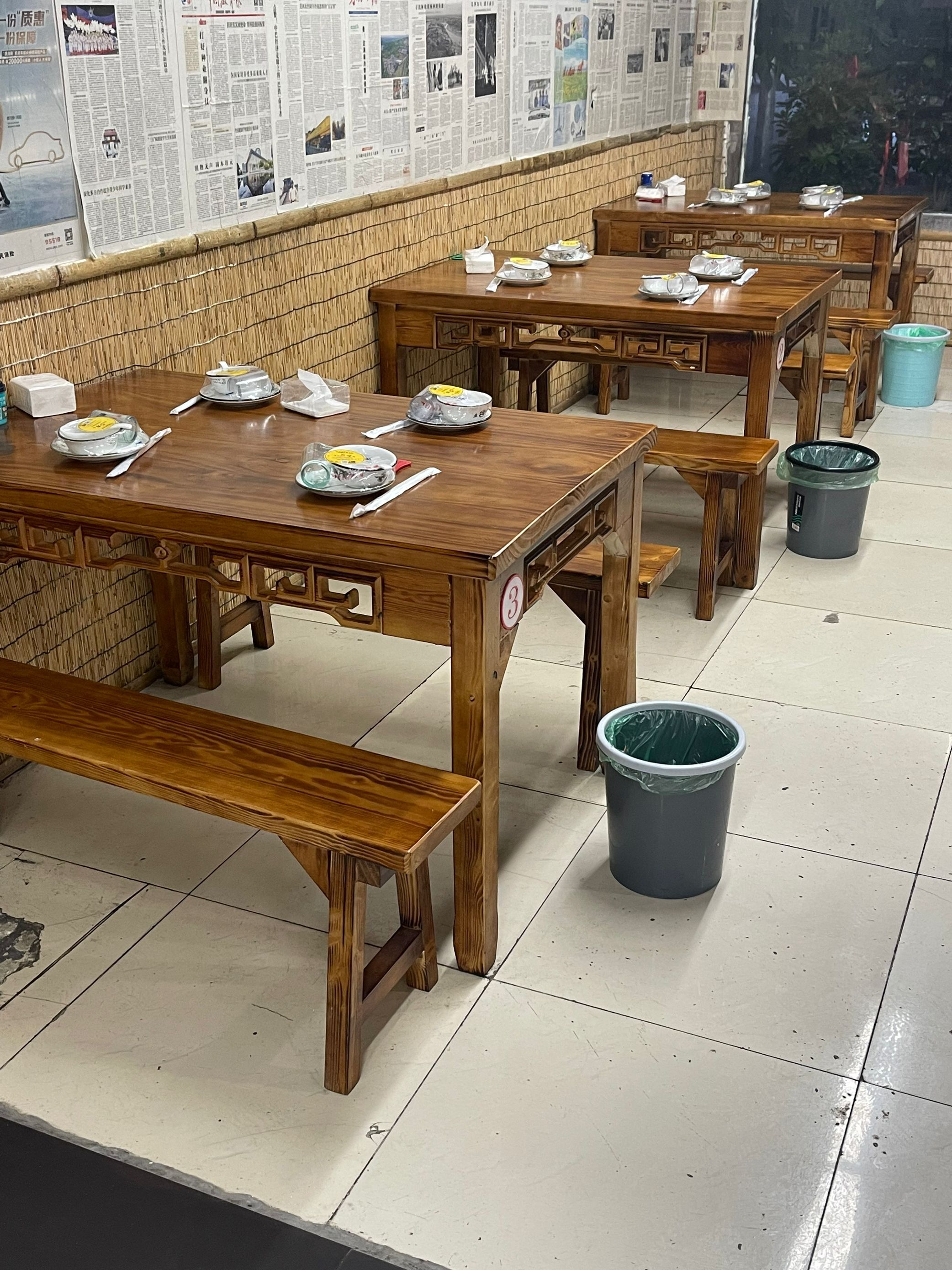 N5碳化实木餐厅餐桌椅组合