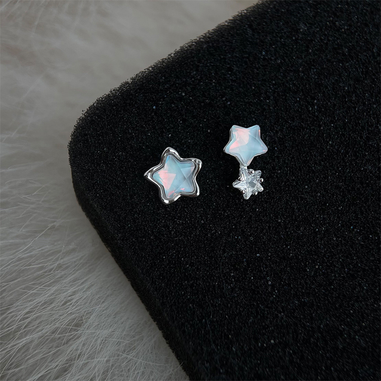 蓝色星星锆石耳钉2025新款爆款小众设计感耳环幻彩轻奢高级感耳饰