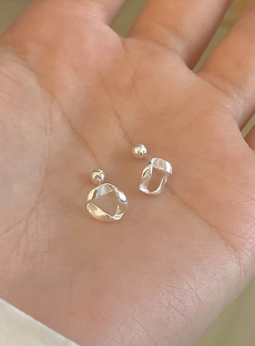 925纯银莫比乌斯耳钉女百搭设计感日常小众高级感经典耳饰养耳洞