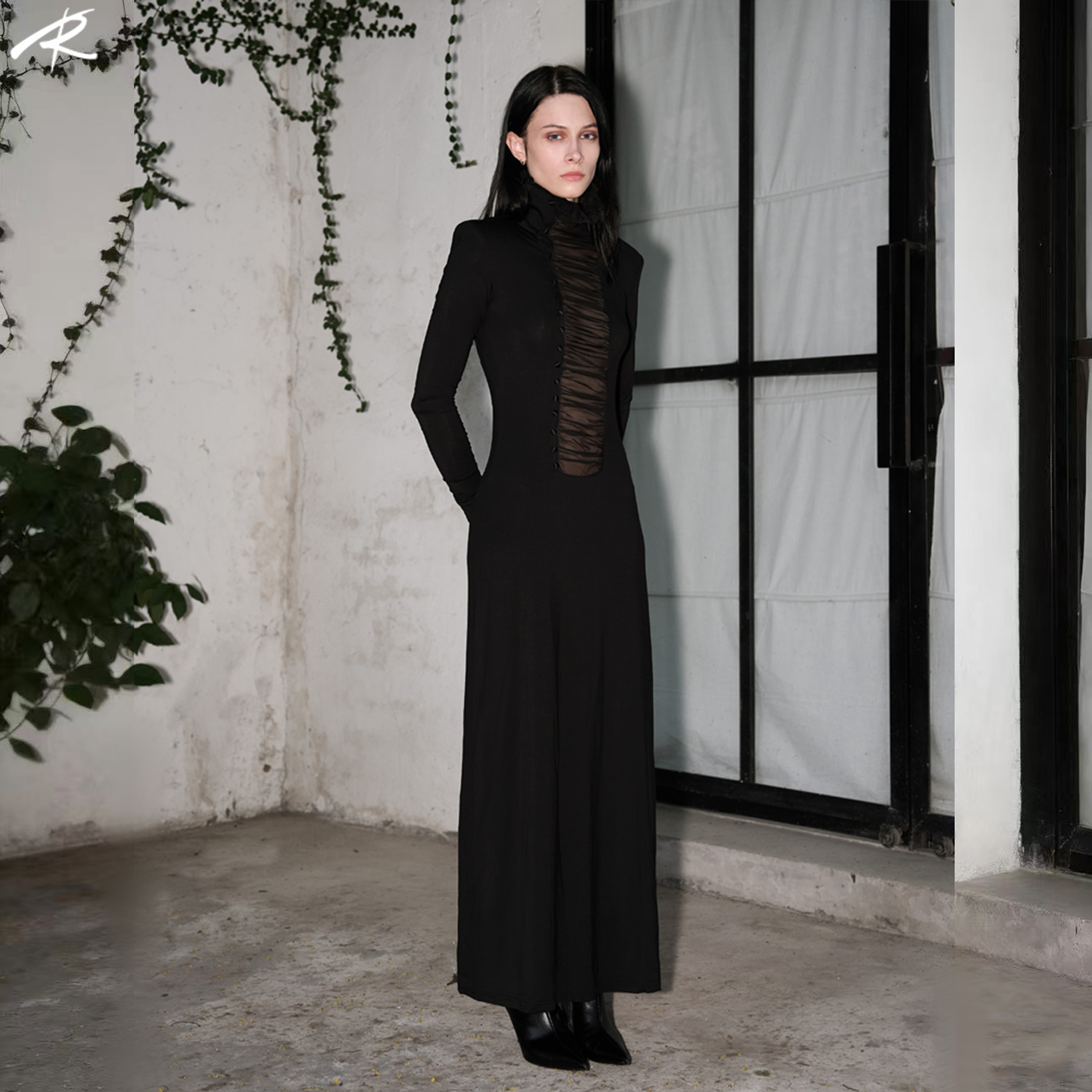 RTT清冷禁欲系高领露背连衣裙