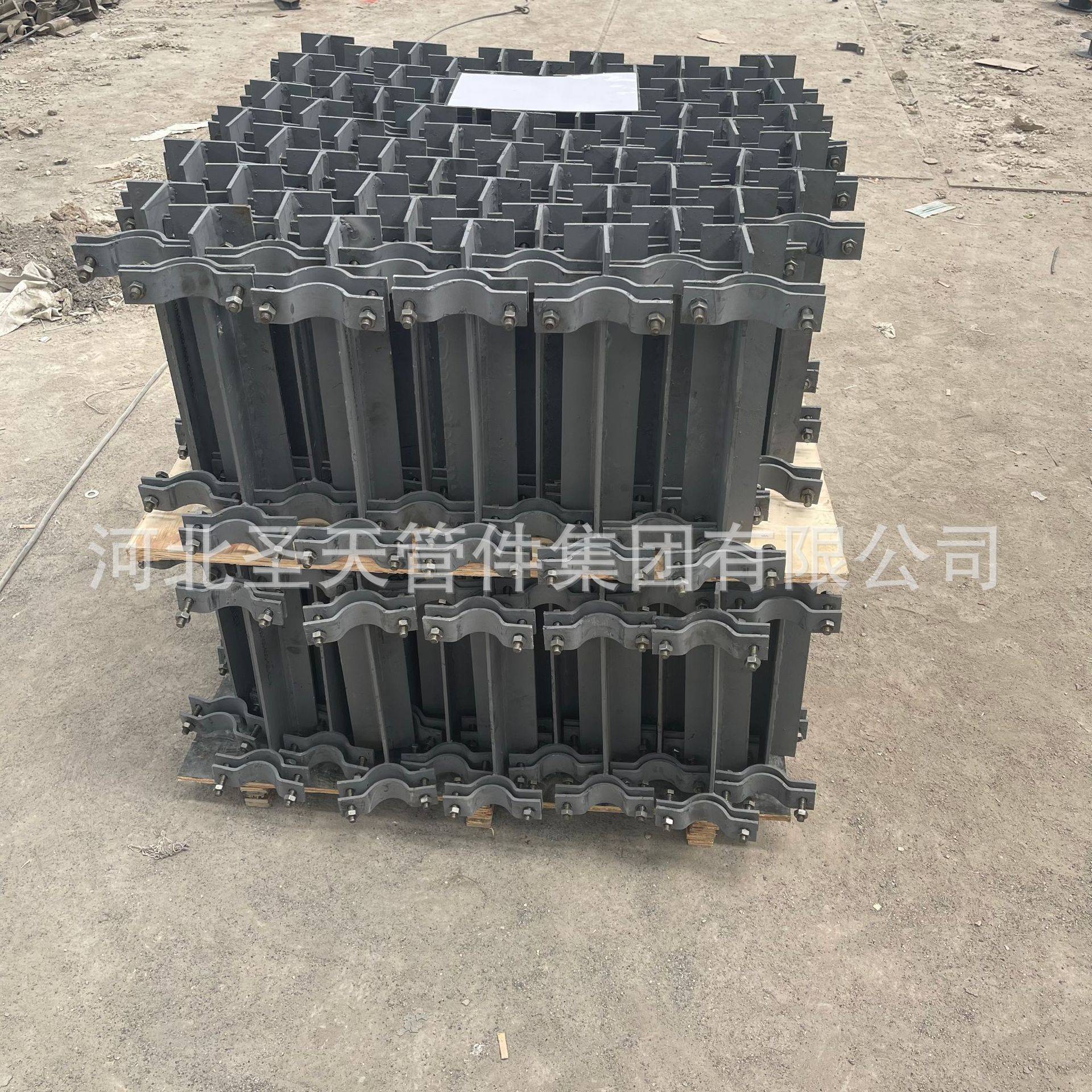 J3加筋焊接型T型管托DN200-DN600不锈钢滑动支架化工管道配件