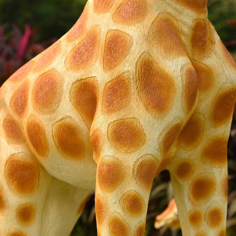 外仿真大型户工长颈鹿模WG18009型1∶1玻璃钢艺院公园草坪落地庭