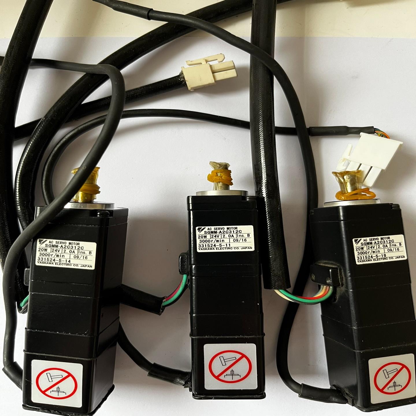 议~SGMM-A3C312C安川伺服电机，99新质量