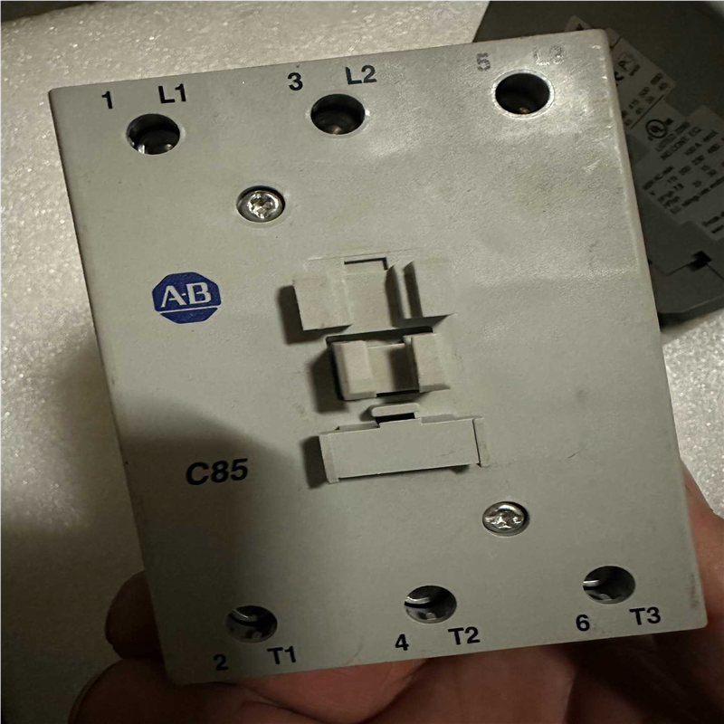 【汇生 】全新AB接触器100-C85F10全新裸机没包装 线圈电压2【议