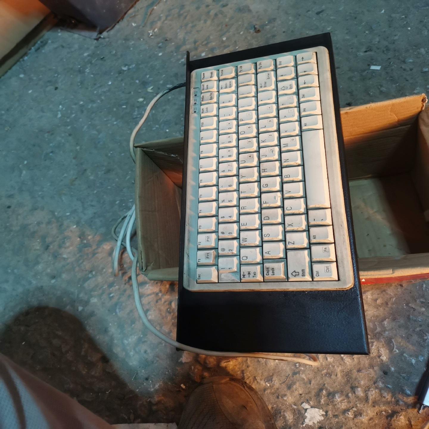 【议价】樱桃CHERRY 键盘工业拆机带线有些灰型号D912