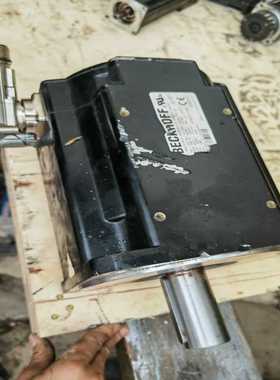 倍福伺服电机  AM3073-1Q30-0000 功能。（gg设备）